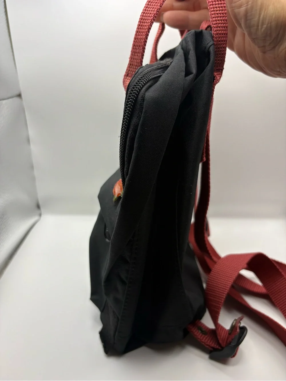Fjallraven Kanken Mini Backpack Black Red Adjustable Straps & Pockets